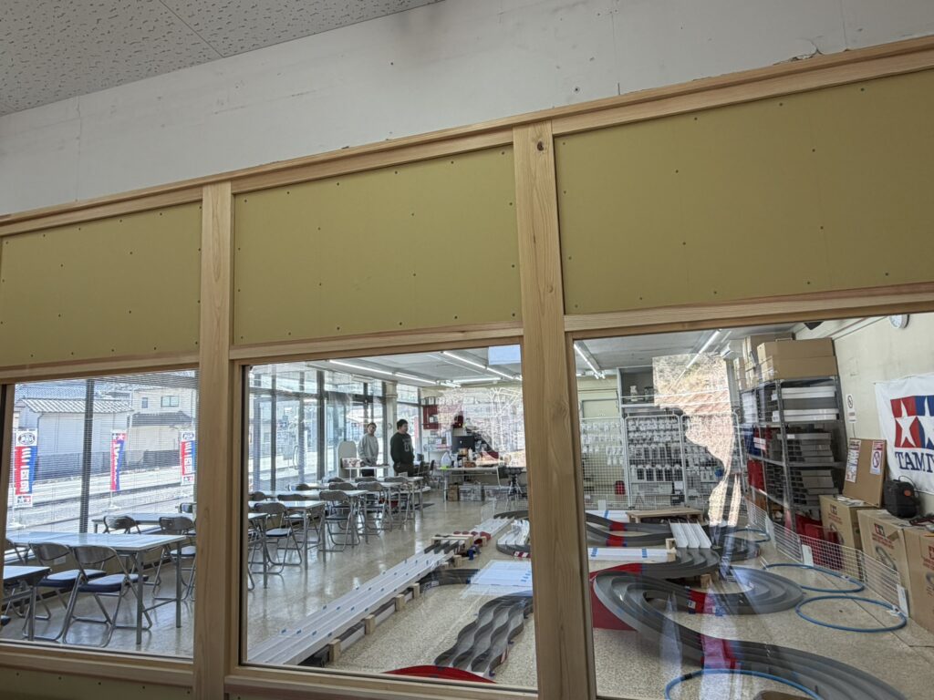 カフェ席からのコースの眺め