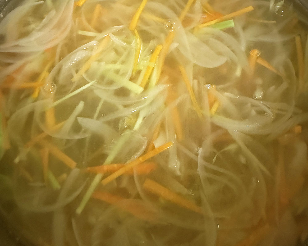 玉ねぎと人参のスープ